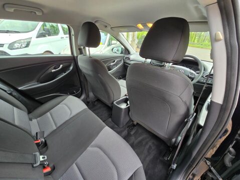 Hyundai i30 1.6 CRDi Blue Drive SE Euro 6 (s/s) 5dr 17