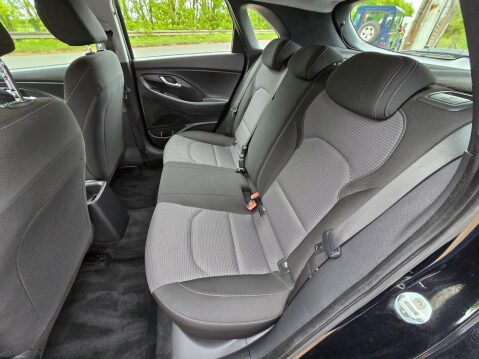 Hyundai i30 1.6 CRDi Blue Drive SE Euro 6 (s/s) 5dr 18