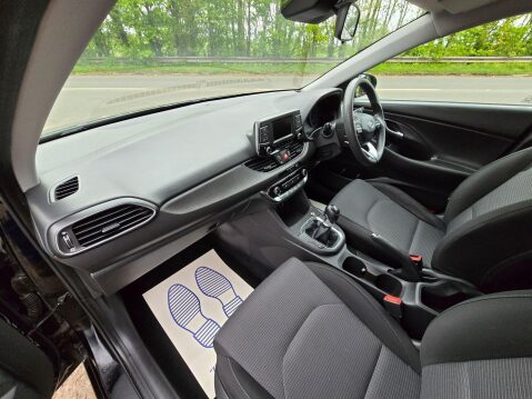 Hyundai i30 1.6 CRDi Blue Drive SE Euro 6 (s/s) 5dr 12