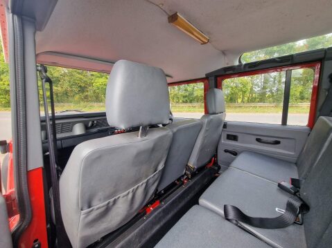 Land Rover Defender 2.5 TD5 MWB 13