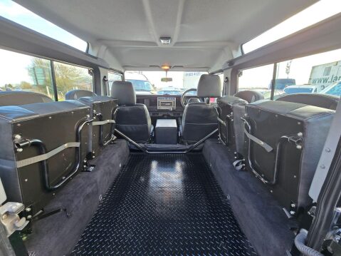 Land Rover Defender 2.5 TD5 XS 3dr 15