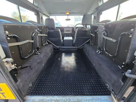 Land Rover Defender 2.5 TD5 XS 3dr 16
