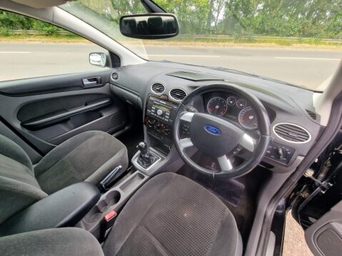 Ford Focus 1.6 Ghia 5dr 6
