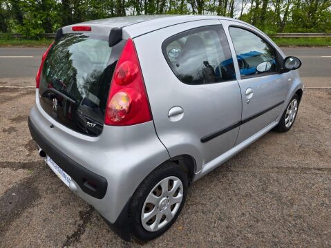 Peugeot 107 1.0 12V Urban 2 Tronic Euro 4 5dr 8