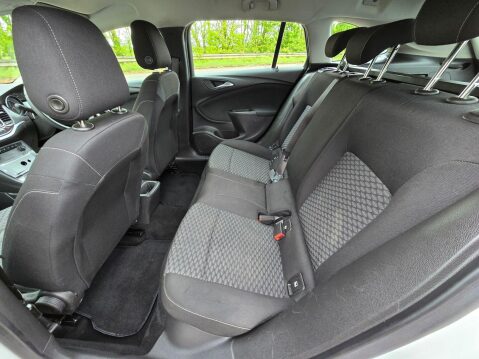 Vauxhall Astra 1.6 CDTi BlueInjection Design Sports Tourer Euro 6 (s/s) 5dr 19