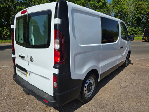 Vauxhall Vivaro 1.6 CDTi 2900 BiTurbo ecoTEC L1 H1 Euro 6 (s/s) 5dr 9