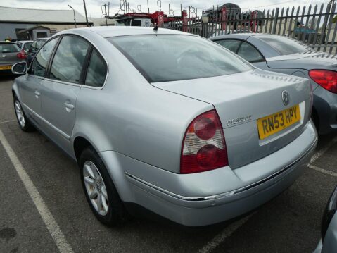 Volkswagen Passat 1.9 TDI PD Highline 4dr 3