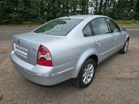 Volkswagen Passat 1.9 TDI PD Highline 4dr 8