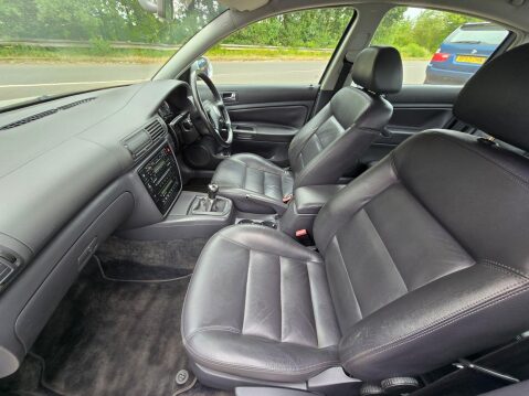Volkswagen Passat 1.9 TDI PD Highline 4dr 14