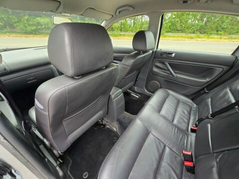 Volkswagen Passat 1.9 TDI PD Highline 4dr 19