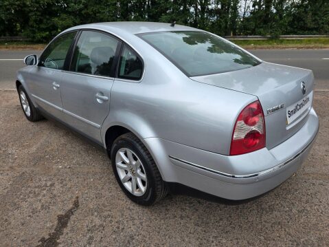 Volkswagen Passat 1.9 TDI PD Highline 4dr 5