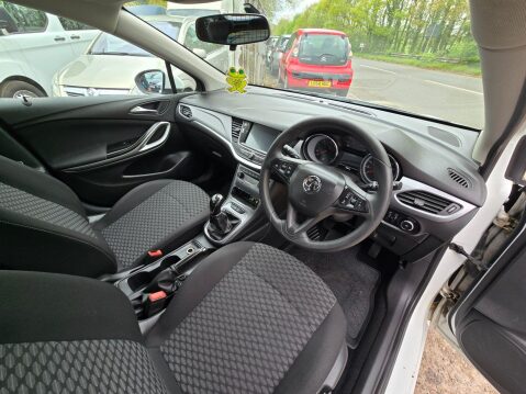 Vauxhall Astra 1.6 CDTi BlueInjection Design Sports Tourer Euro 6 (s/s) 5dr 10
