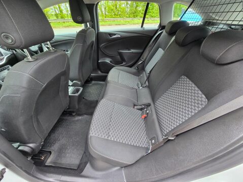 Vauxhall Astra 1.6 CDTi BlueInjection Design Sports Tourer Euro 6 (s/s) 5dr 21