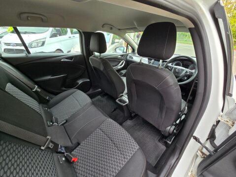 Vauxhall Astra 1.6 CDTi BlueInjection Design Sports Tourer Euro 6 (s/s) 5dr 19
