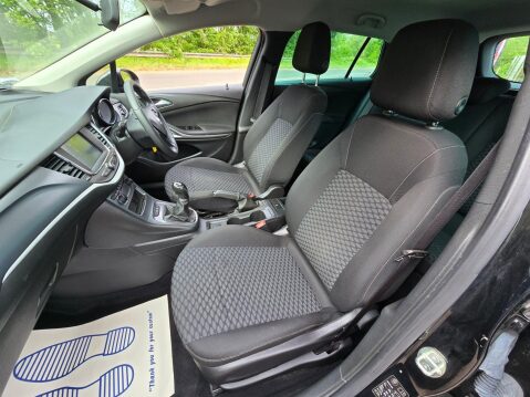 Vauxhall Astra 1.6 CDTi BlueInjection Design Sports Tourer Euro 6 (s/s) 5dr 12