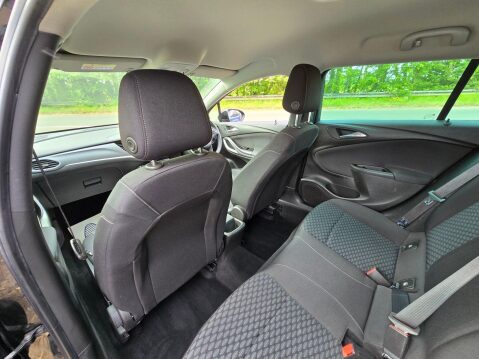 Vauxhall Astra 1.6 CDTi BlueInjection Design Sports Tourer Euro 6 (s/s) 5dr 20