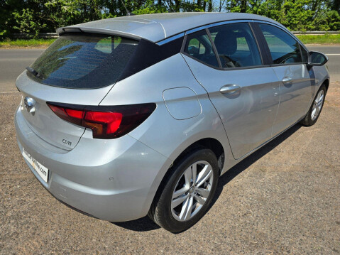 Vauxhall Astra 1.6 CDTi BlueInjection Design Euro 6 (s/s) 5dr 8