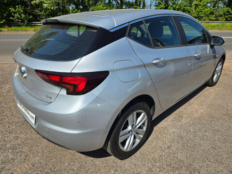Vauxhall Astra 1.6 CDTi BlueInjection Design Euro 6 (s/s) 5dr 9