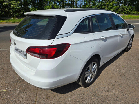 Vauxhall Astra 1.6 CDTi ecoTEC BlueInjection Design Sports Tourer Euro 6 (s/s) 5dr 7