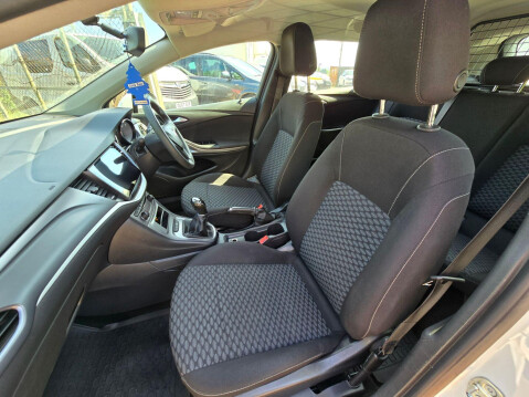Vauxhall Astra 1.6 CDTi ecoTEC BlueInjection Design Sports Tourer Euro 6 (s/s) 5dr 15