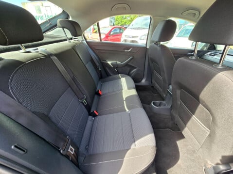 Skoda Rapid 1.6 TDI SE L Euro 6 (s/s) 5dr 17