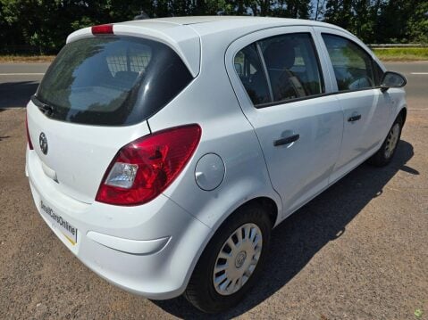 Vauxhall Corsa 1.3 CDTi ecoFLEX SE Euro 5 5dr 4