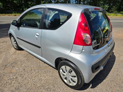 Peugeot 107 1.0 12V Urban Move Euro 4 3dr 5