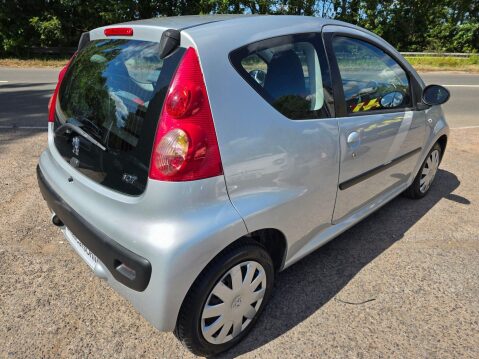Peugeot 107 1.0 12V Urban Move Euro 4 3dr 7