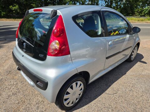 Peugeot 107 1.0 12V Urban Move Euro 4 3dr 8