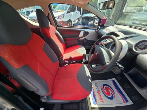 Peugeot 107 1.0 12V Urban Move Euro 4 3dr 10