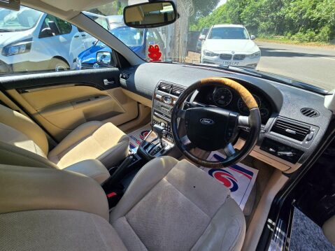Ford Mondeo 2.0 Ghia X 5dr 9