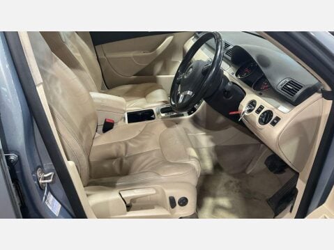 Volkswagen Passat 2.0 TDI Highline Plus DSG Euro 5 5dr 8