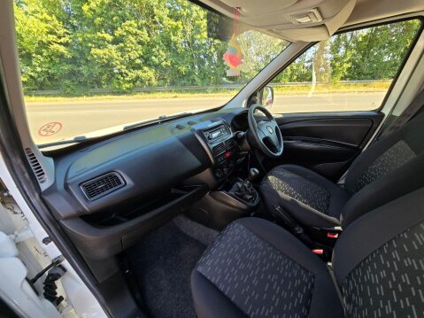 Vauxhall Combo 1.3 CDTi 2300 16v FWD L1 H1 3dr 10
