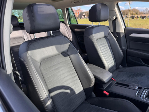 Volkswagen Passat 2.0 TDI BlueMotion Tech GT Euro 6 (s/s) 5dr 24