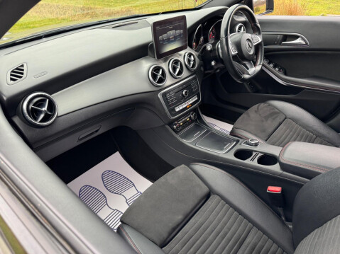 Mercedes-Benz CLA Class 2.1 CLA220d AMG Line Coupe 7G-DCT Euro 6 (s/s) 4dr 37