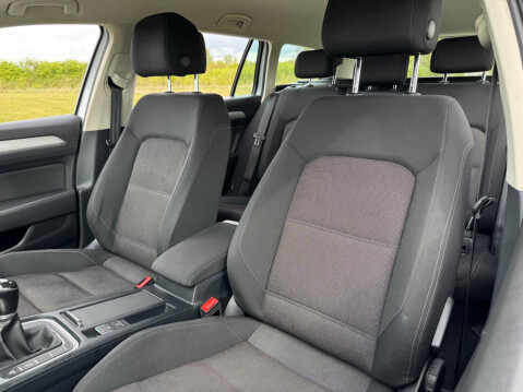 Volkswagen Passat 2.0 TDI BlueMotion Tech SE Euro 6 (s/s) 5dr 43