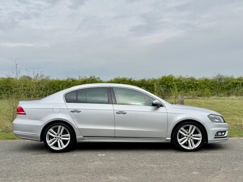 Volkswagen Passat 2.0 TDI BlueMotion Tech R-Line Euro 5 (s/s) 4dr 6