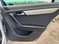 Volkswagen Passat 2.0 TDI BlueMotion Tech R-Line Euro 5 (s/s) 4dr 34