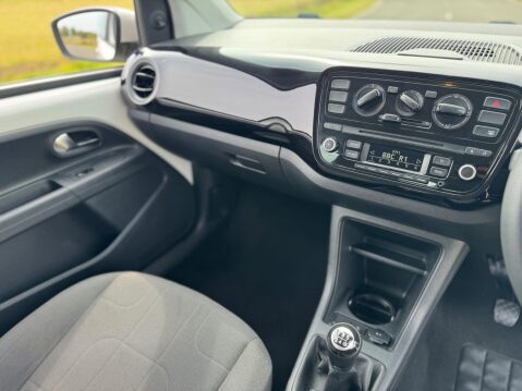 Volkswagen Up 1.0 Move up! Euro 6 5dr 51