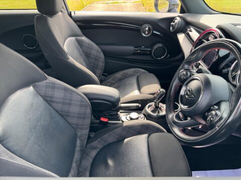 Mini Hatch 2.0 Cooper S Steptronic Euro 6 (s/s) 3dr 30