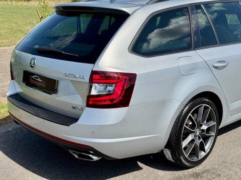 Skoda Octavia 2.0 TSI vRS DSG Euro 6 (s/s) 5dr 8