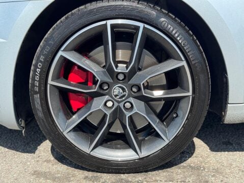 Skoda Octavia 2.0 TSI vRS DSG Euro 6 (s/s) 5dr 22