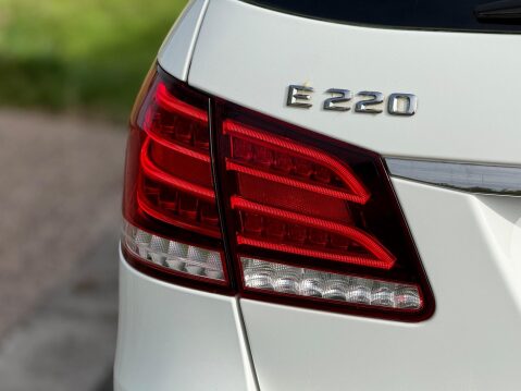 Mercedes-Benz E Class 2.1 E220 BlueTEC AMG Night Edition G-Tronic+ Euro 6 (s/s) 5dr 25