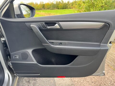 Volkswagen Passat 2.0 TDI BlueMotion Tech Executive Style DSG Euro 5 (s/s) 5dr 29