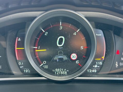 Volvo V40 2.0 D4 R-Design Lux Nav Auto Euro 6 (s/s) 5dr 58