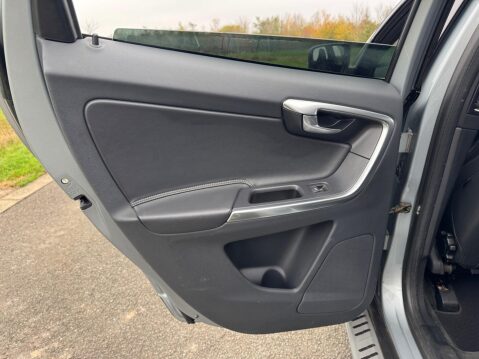 Volvo XC60 2.0 D4 R-Design Euro 6 (s/s) 5dr 40