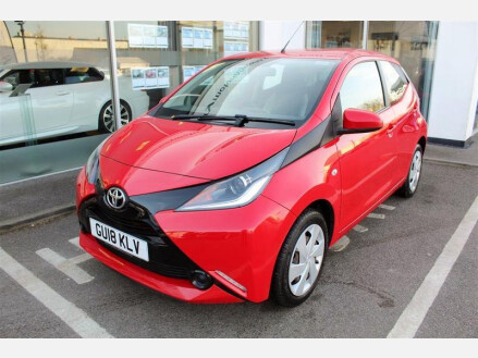 Toyota Aygo 1.0 VVT-i x-play Hatchback 5dr Petrol Manual Euro 6 (68 ps)
