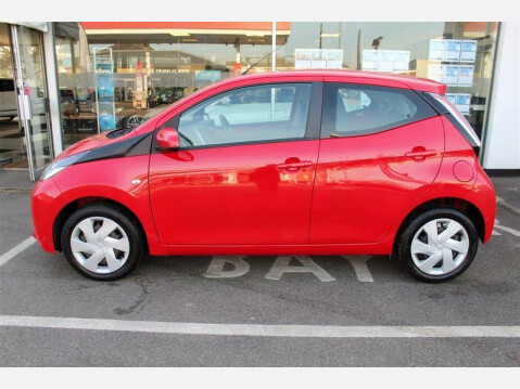 Toyota Aygo 1.0 VVT-i x-play Hatchback 5dr Petrol Manual Euro 6 (68 ps) 3