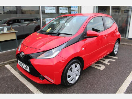 Toyota Aygo 1.0 VVT-i x-play Hatchback 5dr Petrol Manual Euro 5 Euro 5 (68 ps)