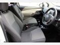 Toyota Yaris VVT-I ICON 5